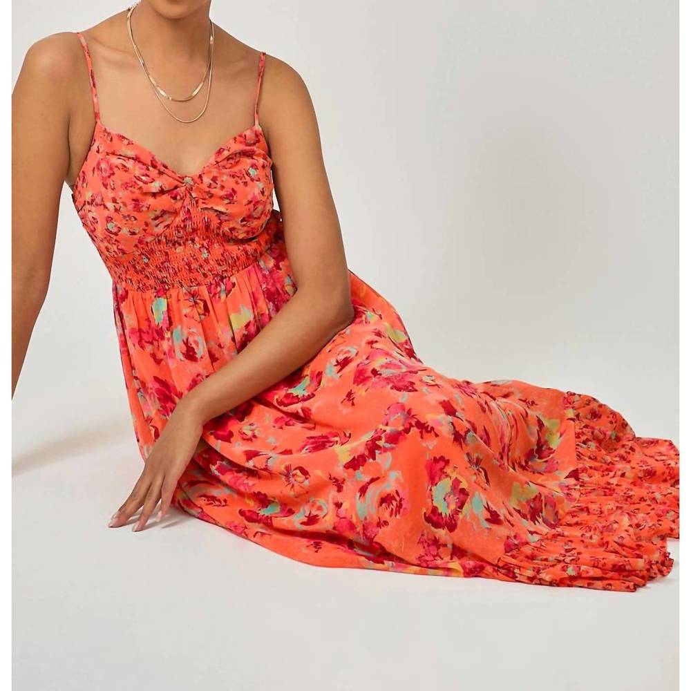 NEW MYSTREE twist adorn neckline smocked maxi dress in tomato red - Picture 5 of 6